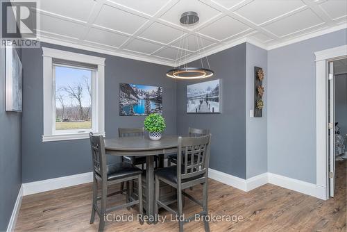 9449 Wellington 22 Road, Erin, ON - Indoor Photo Showing Dining Room