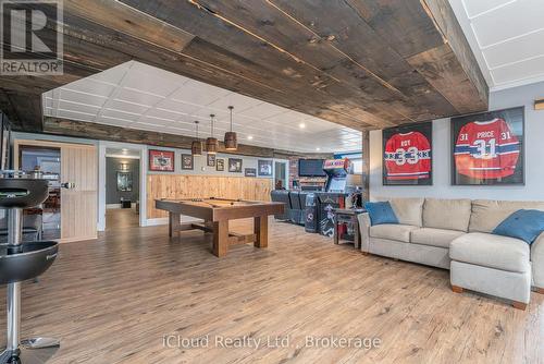 9449 Wellington 22 Road, Erin, ON - Indoor Photo Showing Other Room