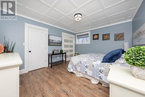 9449 Wellington 22 Road, Erin, ON - Indoor Photo Showing Bedroom