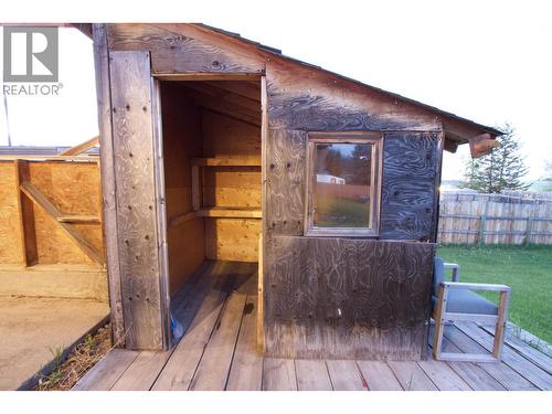 933 Scott Road, 100 Mile House, BC - Outdoor With Exterior