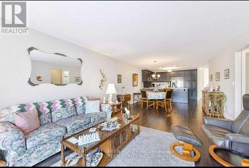 100 Spruce Gardens Court, Belleville, ON - Indoor Photo Showing Living Room
