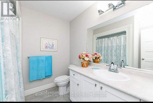 100 Spruce Gardens Court, Belleville, ON - Indoor Photo Showing Bathroom