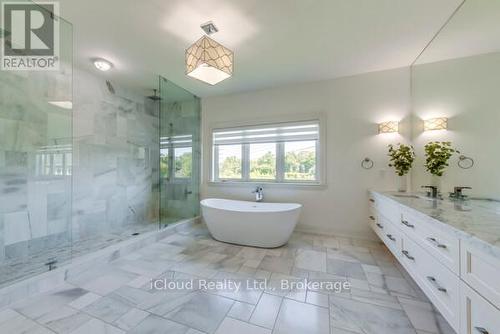 962 Fredonia Drive, Mississauga, ON - Indoor Photo Showing Bathroom