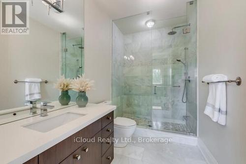 962 Fredonia Drive, Mississauga, ON - Indoor Photo Showing Bathroom
