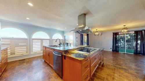 3 21St Avenue, Cranbrook, BC - Indoor Photo Showing Kitchen
