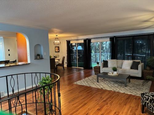 3 21St Avenue, Cranbrook, BC - Indoor Photo Showing Living Room