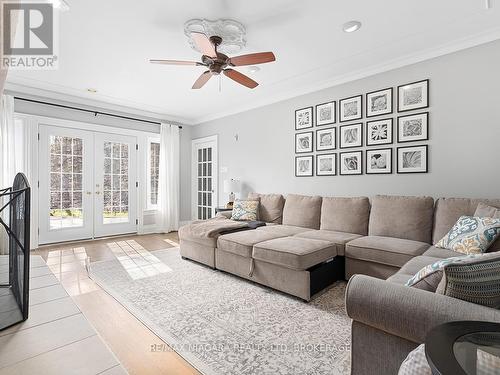10187 Lakeshore Road W, Wainfleet (Lakeshore), ON - Indoor Photo Showing Living Room