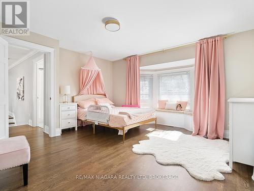 10187 Lakeshore Road W, Wainfleet (Lakeshore), ON - Indoor Photo Showing Bedroom