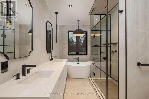 20A Broadview Avenue, Mississauga, ON - Indoor Photo Showing Bathroom