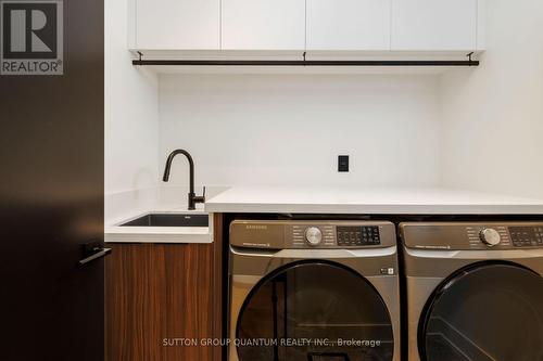 20A Broadview Avenue, Mississauga, ON - Indoor Photo Showing Laundry Room