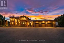 8 EVERGREEN AVENUE  Brampton, ON L6P 0R1