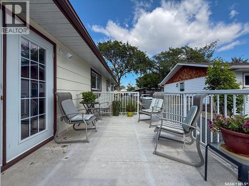568 Poplar Crescent, Shaunavon, SK - Outdoor With Deck Patio Veranda With Exterior