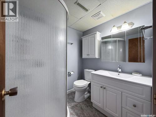 568 Poplar Crescent, Shaunavon, SK - Indoor Photo Showing Bathroom