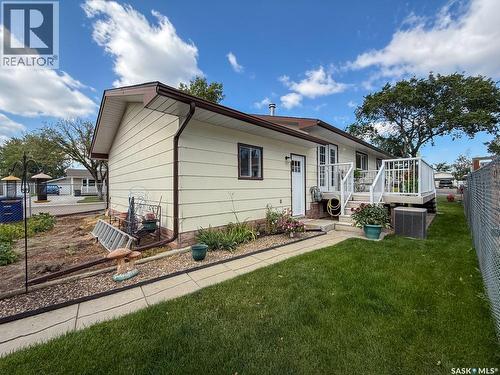 568 Poplar Crescent, Shaunavon, SK - Outdoor