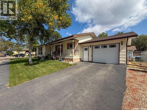 568 Poplar Crescent, Shaunavon, SK - Outdoor