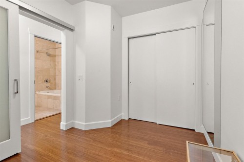 211-240 Cook St, Victoria, BC - Indoor Photo Showing Other Room