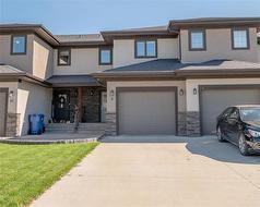 8 Landsbury TE  Niverville, MB R0A 0A2