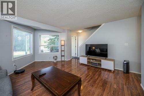 102 3233 Mcgill Crescent, Prince George, BC - Indoor Photo Showing Living Room
