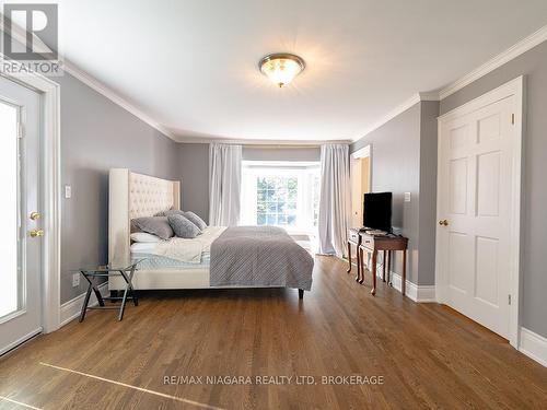 10187 Lakeshore Road W, Wainfleet (Lakeshore), ON - Indoor Photo Showing Bedroom
