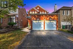 5513 HOLBROOK ROAD  Mississauga, ON L5M 5G3