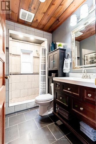 27 Steven Street, Hamilton, ON - Indoor Photo Showing Bathroom