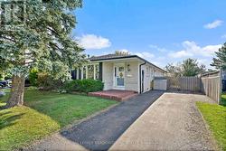 73 JEFFERSON ROAD  Brampton, ON L6S 1W7