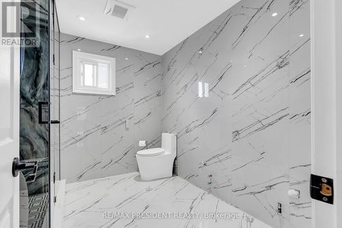 6200 Osprey Boulevard, Mississauga, ON - Indoor Photo Showing Bathroom