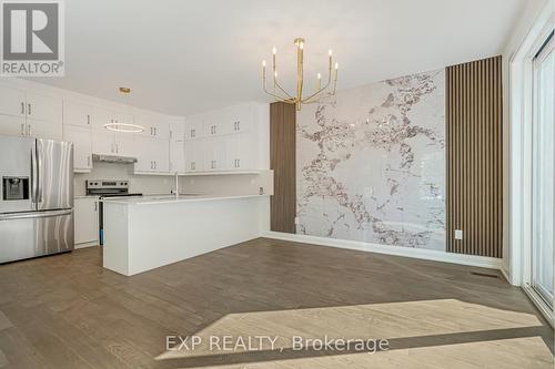 3400 Carter Common, Burlington, ON - Indoor Photo Showing Kitchen With Stainless Steel Kitchen