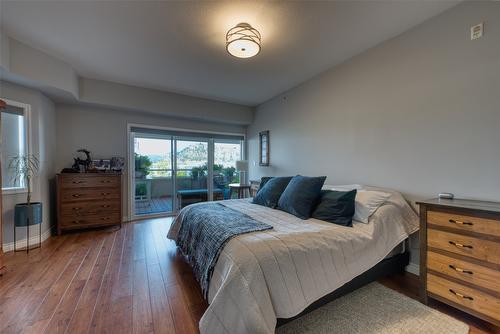 413-1961 Durnin Road, Kelowna, BC - Indoor Photo Showing Bedroom