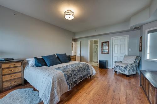 413-1961 Durnin Road, Kelowna, BC - Indoor Photo Showing Bedroom