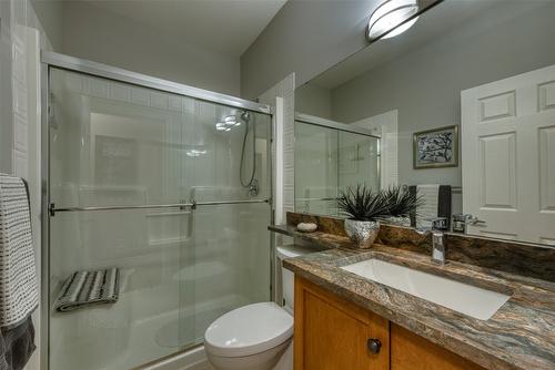 413-1961 Durnin Road, Kelowna, BC - Indoor Photo Showing Bathroom