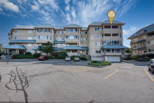 413-1961 Durnin Road, Kelowna, BC - Outdoor With Facade