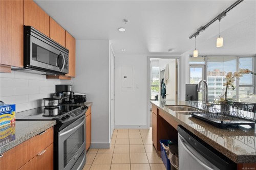 606-760 Johnson St, Victoria, BC - Indoor Photo Showing Kitchen With Double Sink With Upgraded Kitchen