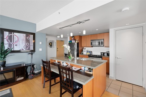 606-760 Johnson St, Victoria, BC - Indoor