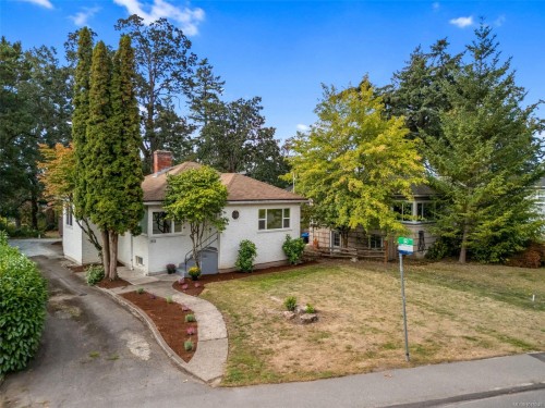 1075 Burnside Rd West, Saanich, BC 