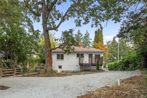 1075 Burnside Rd West, Saanich, BC 