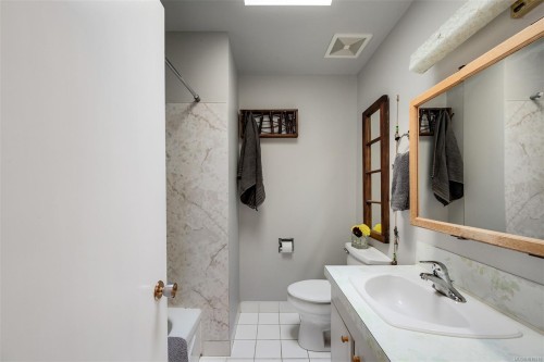 2660 Holden Corso Rd, Nanaimo, BC 