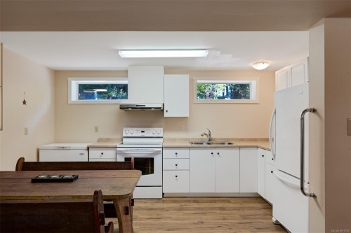 2660 Holden Corso Rd, Nanaimo, BC 