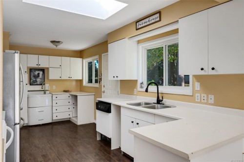 2660 Holden Corso Rd, Nanaimo, BC 