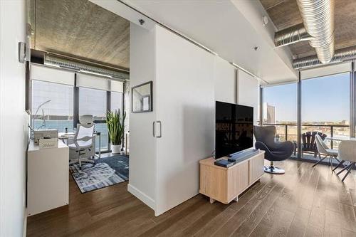 910-311 Hargrave St, Winnipeg, MB 