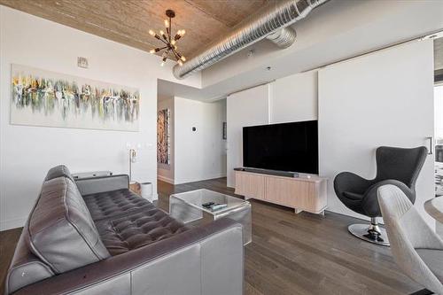 910-311 Hargrave St, Winnipeg, MB 