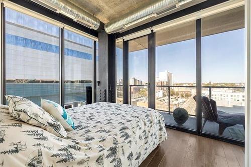 910-311 Hargrave St, Winnipeg, MB 