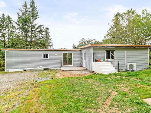 8252 Highway 1, Ardoise, NS 
