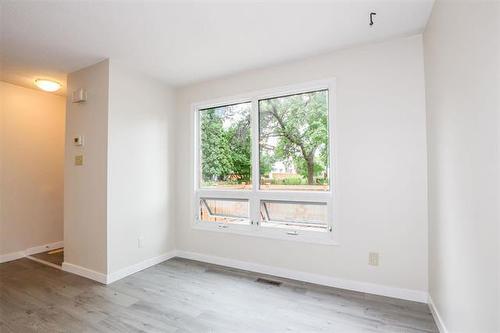 4-953 Summerside Ave, Winnipeg, MB 