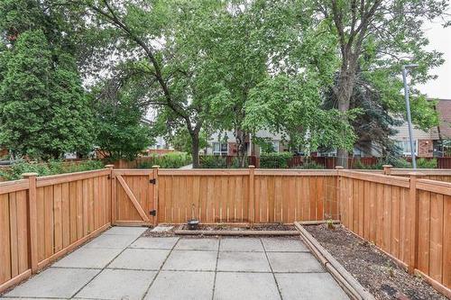 4-953 Summerside Ave, Winnipeg, MB 