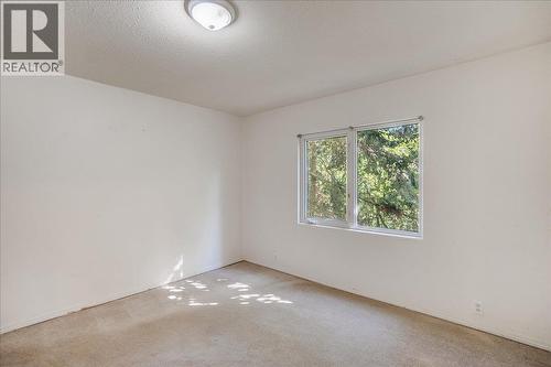 1090 3B Highway, Beaver Falls, BC - Indoor Photo Showing Other Room