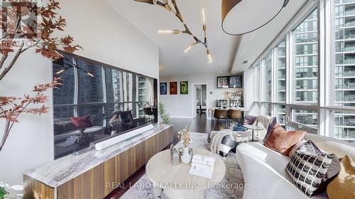 1908 - 33 Bay Street, Toronto, ON - Indoor