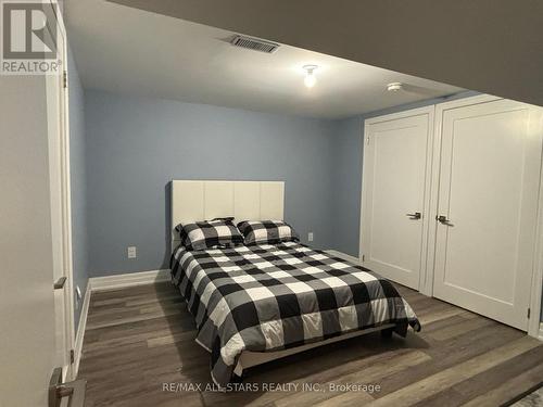 220 Pleasant Boulevard, Georgina, ON - Indoor Photo Showing Bedroom