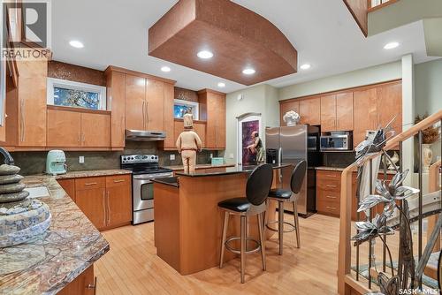 603 Brookhurst Court, Saskatoon, SK - Indoor Photo Showing Kitchen