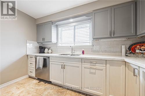 477 Queen Victoria Drive, Hamilton, ON - Indoor Photo Showing Kitchen With Double Sink